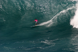 imagen surf en ola gigante
